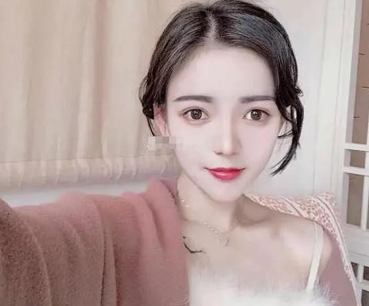 王乐乐微博公开新女友照片，网友：不配做小哪吒后妈？
