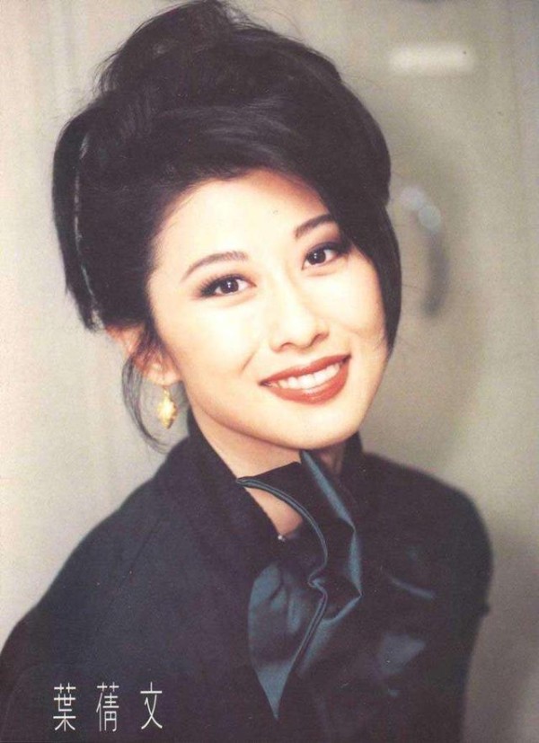 曾与费翔恋爱，做了15年小三没人骂，如今57岁状态良好