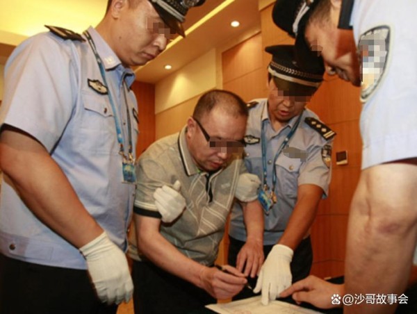 故事：赖昌星被捕后，监狱中道出对董文华的评价，袒露背后真相