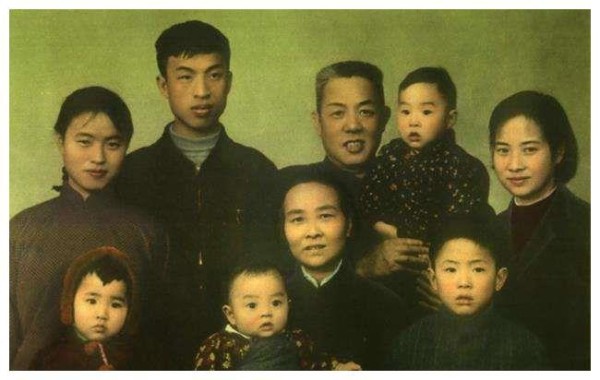 开国上将的爱情：他俩相差22岁，尽管有流言蜚语，但还是义无反顾
