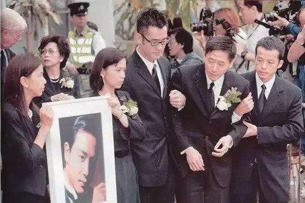 张国荣和唐鹤德是什么关系 他俩的爱情故事公开了吗