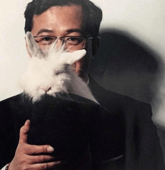 卓伟曝光知名夫妻各自出轨，如今身份被扒出，网友：水真深
