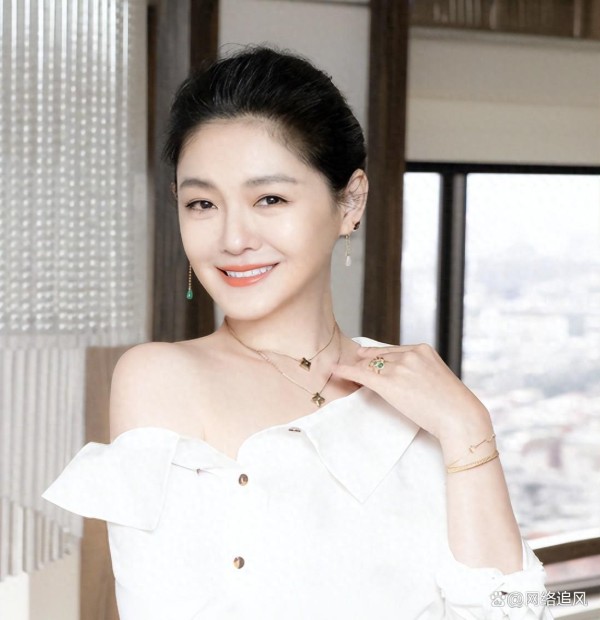大S去世才半个月，具俊晔却被传出绯闻，女方出马回应