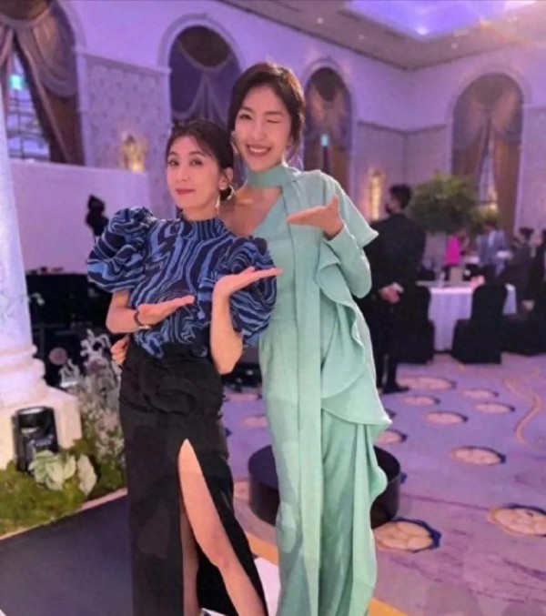 合影曝光！这6位女星看似都是大长腿，实则都是“小土豆”！