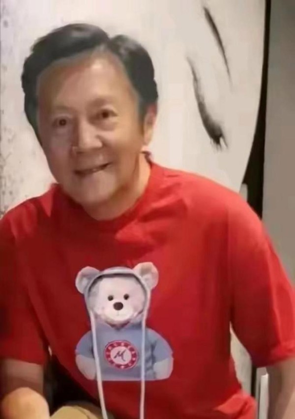 蔡国庆自曝捡到老婆，跨国恋终成遗憾，八年痴情逆袭成宠妻狂魔