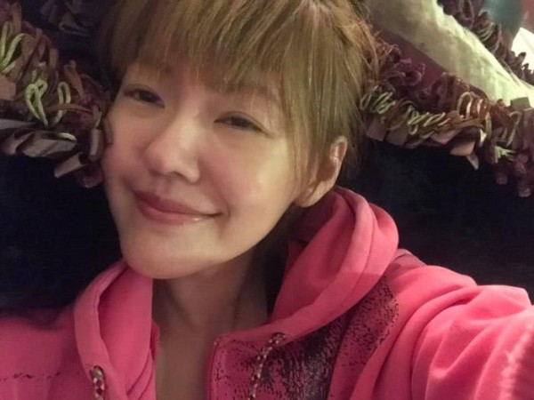 小S徐熙娣深夜自曝整容成果 素颜照让网友一时认不出