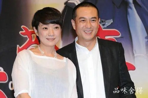 最近霸屏的大叔张嘉译，现实生活中情路坎坷，前妻为他隐退娱乐圈