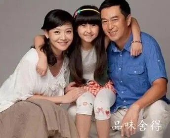 最近霸屏的大叔张嘉译，现实生活中情路坎坷，前妻为他隐退娱乐圈
