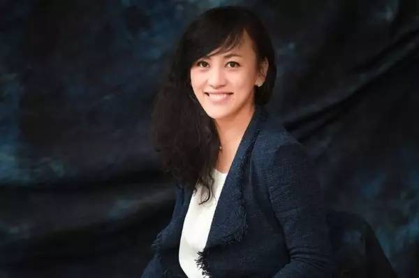 作为一个“创二代”，她身上却没有与联想集团有关的任何标签。而且勤奋如柳青，她还是一个妥妥的学霸+工作狂。