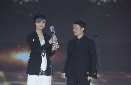李宇春柳传志跨界同框乐视生态共享之夜玩出新高度