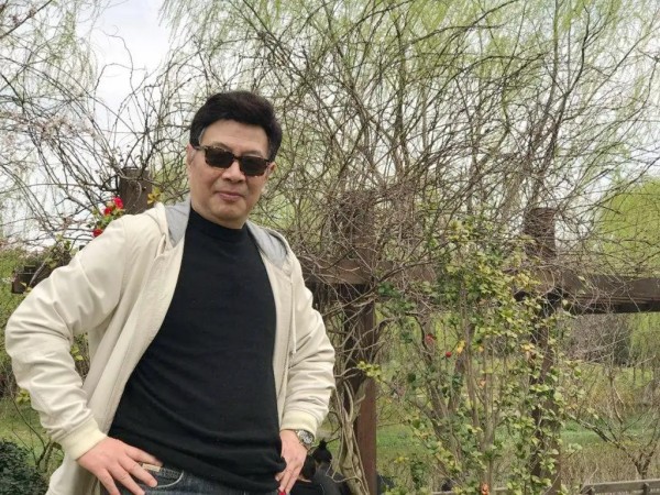 他是四十年前的“顶流明星”，也是同济大学教授，如今怎么样了？