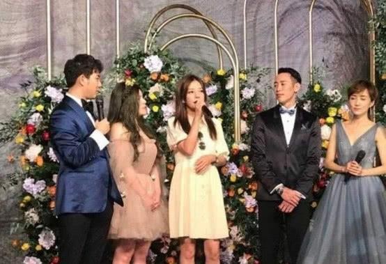 赵薇做证婚人，郑凯前女友做伴娘，这对新人不简单