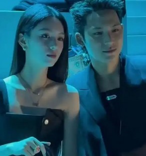 周也金珉奎巴黎同框：中韩明星的时尚碰撞 – 今日公布