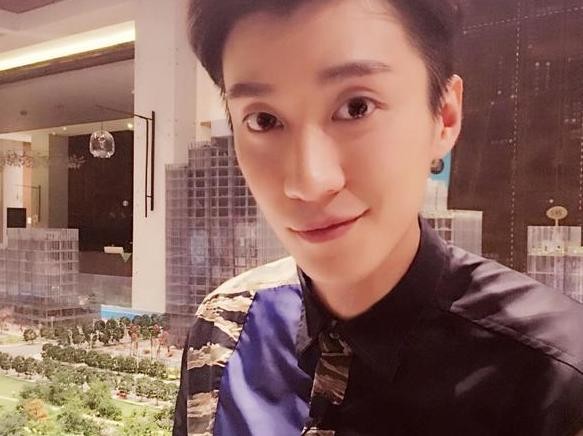 从抑郁症成功走出的明星，只有他道出了明星抑郁的真正原因