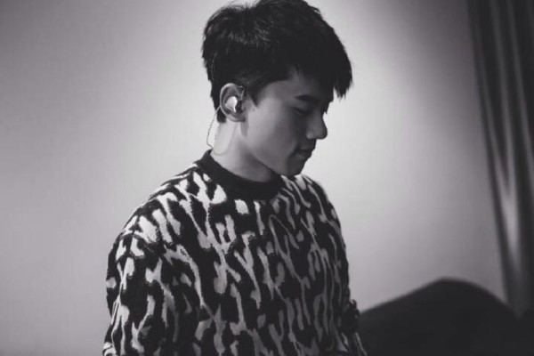 从抑郁症成功走出的明星，只有他道出了明星抑郁的真正原因