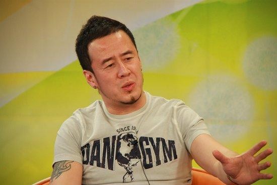 从抑郁症成功走出的明星，只有他道出了明星抑郁的真正原因