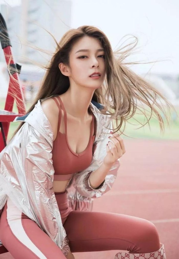 傅菁粉丝执行力太强，帮傅菁还钱与杨超越粉丝互动超萌