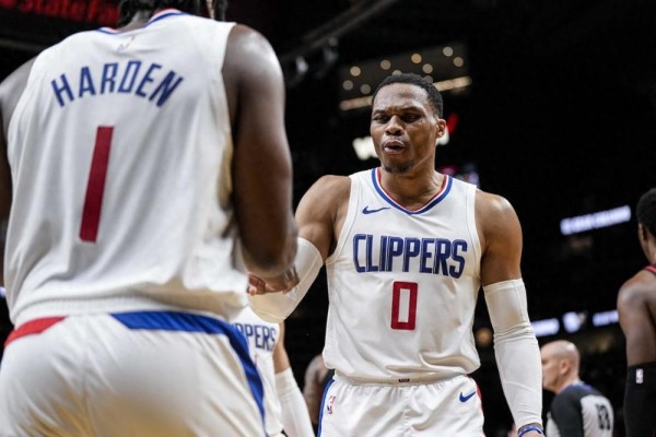 梅西风波继续发酵，看NBA球星威少、科比如何用心对待自己的球迷