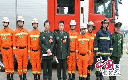 “两会”明星委员和首都消防执勤官兵零距离互动