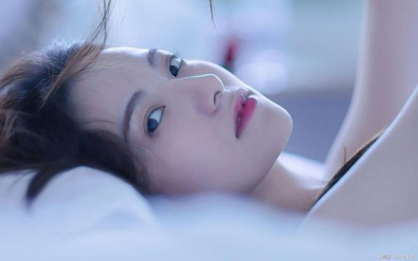 超模女友不仅骂我是脑残粉，还和小鲜肉官宣后，我取消她的合约！