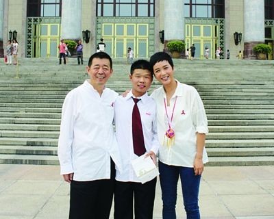 蒋雯丽顾长卫夫妇恩爱亮相 破“姐弟恋”婚变传闻
