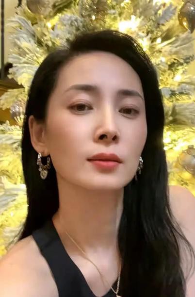 低调女星徐筠：踏实演戏，幸福生活，嫁演员丈夫一家四口其乐融融