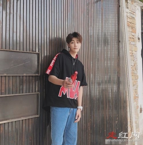 完美告白李叁木和谁牵手了