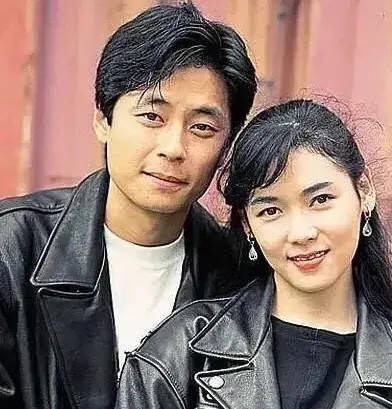 王杰：童年孤苦，妻子怀孕被母亲逼着陪混混跳舞，有钱后被迫为母还债