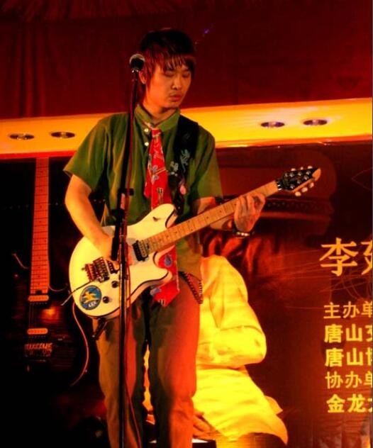 李延亮图片大全