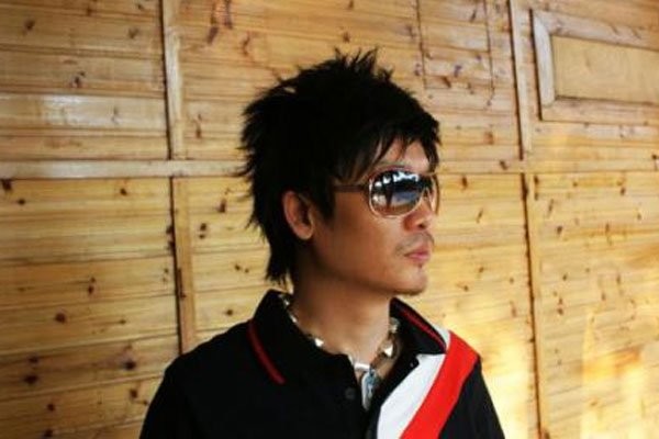 李延亮吉他什么水平 要听了才知道国内数一数二的奇人