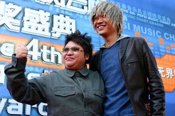 李延亮为什么叫机长 李延亮的歌曲角色比本人红