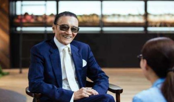 香港巨星一代人的传奇，周润发演过他的小弟，83岁获终身成就