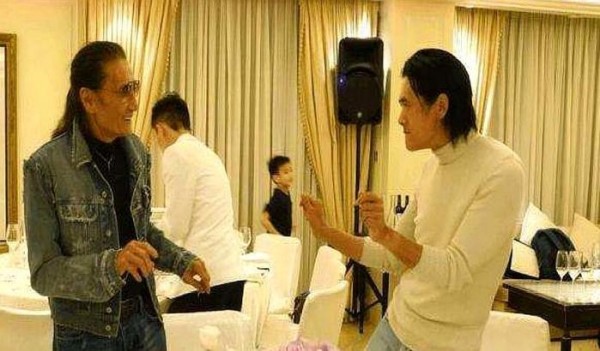 香港巨星一代人的传奇，周润发演过他的小弟，83岁获终身成就