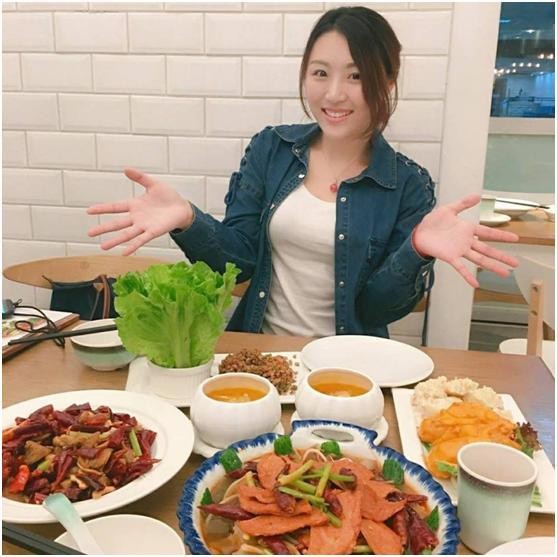TVB最美女主播 离开无线便绯闻缠身 被传一脚踏两船？