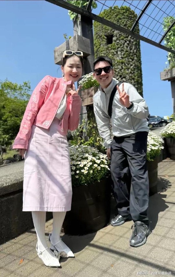 金婧产女后和老公日本度假，没想到老公竟是画江湖之不良人的导演