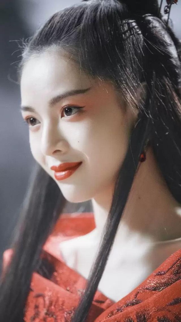 钟楚曦版聂小倩打破原有印象，网友表示其英气太足不如王祖贤仙