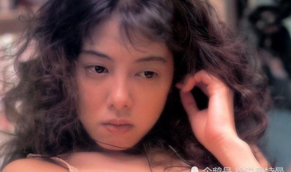 迪迦奥特曼的前女友和现女友对比，看到第3张图片想带卡密拉回