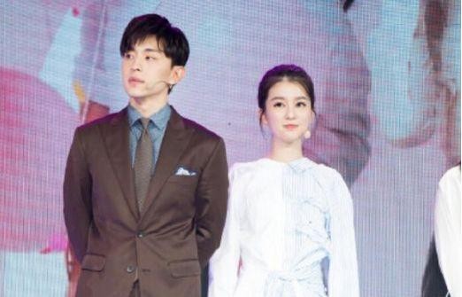 邓伦对待女明星的态度截然不同，与女明星合照差别一目了然！