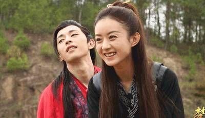 邓伦对待女明星的态度截然不同，与女明星合照差别一目了然！