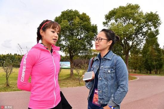 图注：司徒兆殷在接受采访
