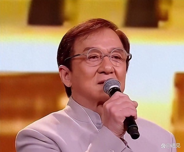 成龙被曝与吕秀菱有私生子？女方怀孕嫁人，这瓜太离谱！