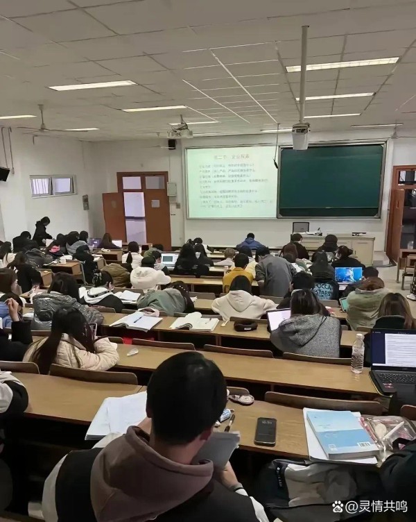 好家伙，虽说子涵火了，但也不能这...@灵情共鸣的动态