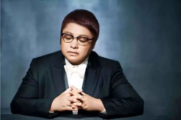 韩红：娱乐圈的潜规则比比皆是，无非是你情我愿