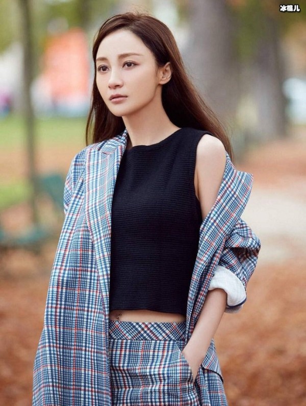 姚笛近照