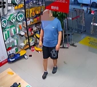 男子进店付款万元后转身就走，长沙店主有点慌！最新进展：疑似男子母亲现身