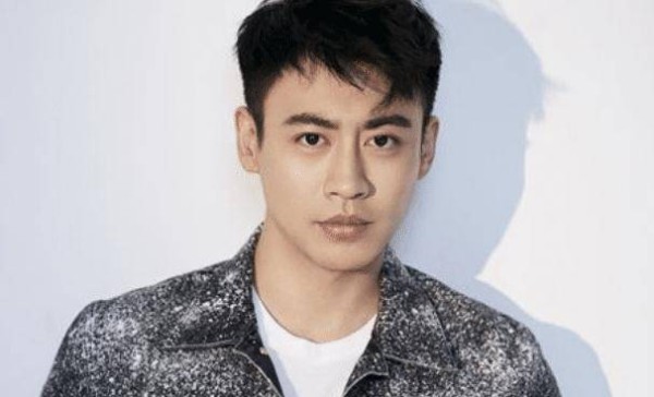 多才多艺的刘凯，从来不娇气，即使有难度作品也亲力亲为