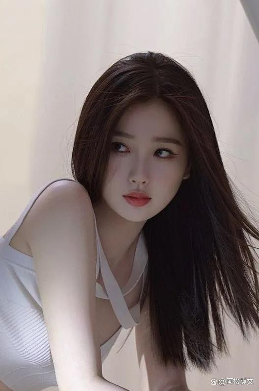 明星女友为和助理约会，把我独自扔在医院，我出院后让她身败名裂