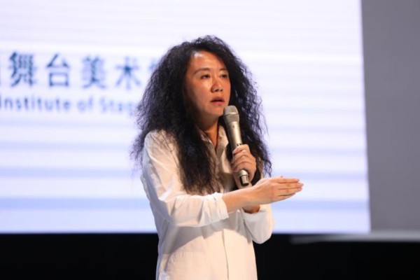 王潮歌：还能怎样？