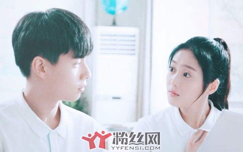 胡一天不喜欢沈月喜欢王梓薇 与网红聊骚私生活混乱前女友也被扒