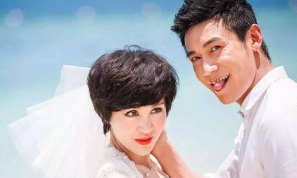 45岁男神陆毅，“隐藏”了14的妻子，原来是我们的童年女神
